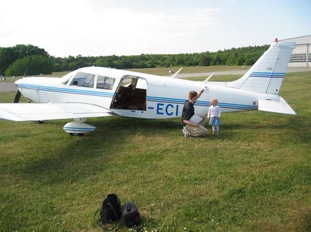 Mit dem Flugzeug haben wir den Rundflug gemacht